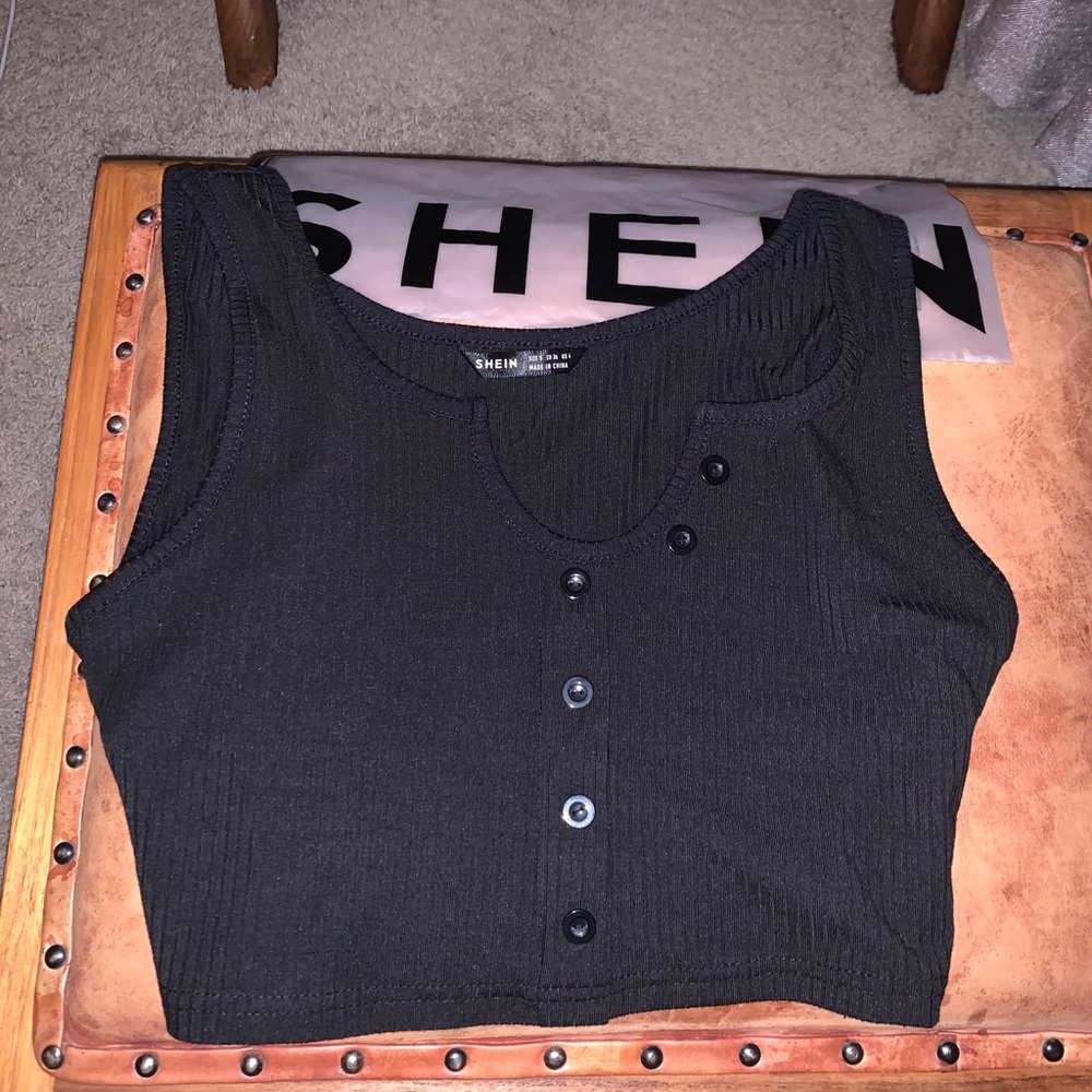 Notched tank top& Drawstring Ruched short - Picture 3 of 3